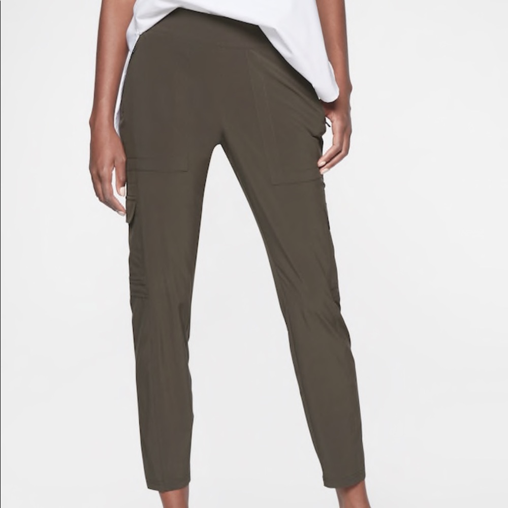 Athleta Size 0 Chelsea joggers army green
